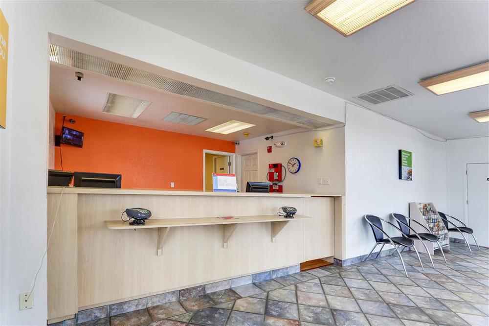 Motel 6-North Palm Springs, Ca - North Interior photo